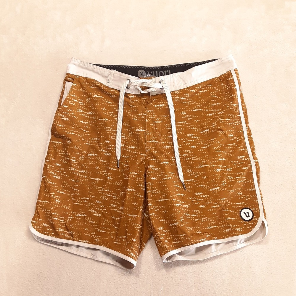 Vuori Mens Cruise Board Shorts 30 Caramel Slub 7" Inseam Beach Land